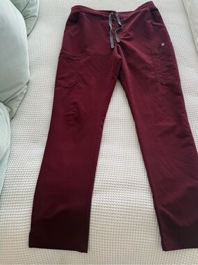 FIGS Yola Elastic Waistband Skinny
Scrub Pants Burgundy Tall